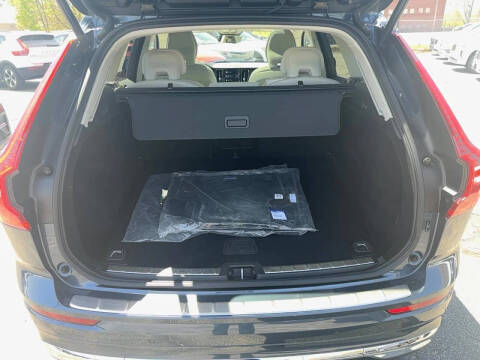 2023 Volvo XC60 B5 Plus Bright Theme