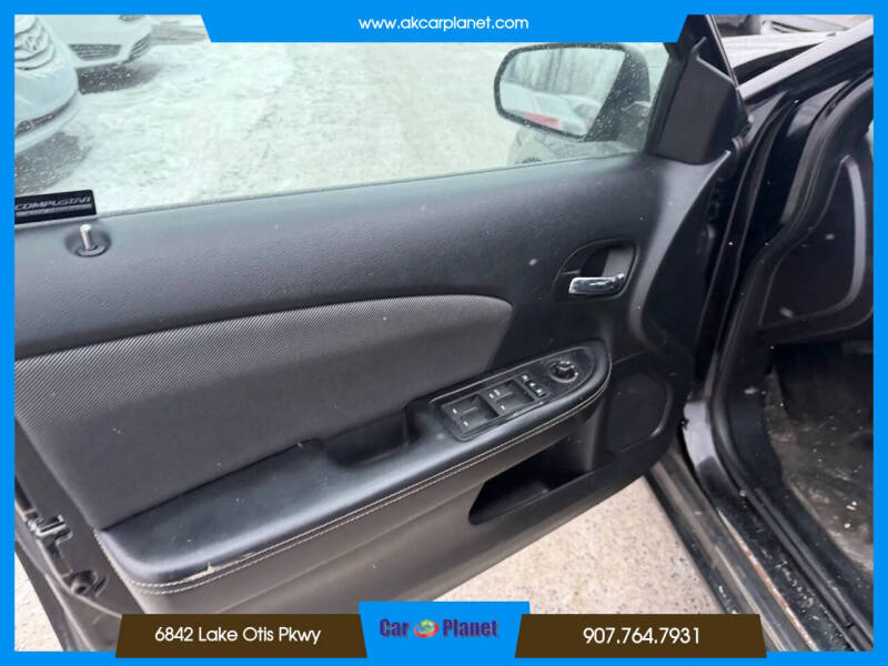 2012 Dodge Avenger SE