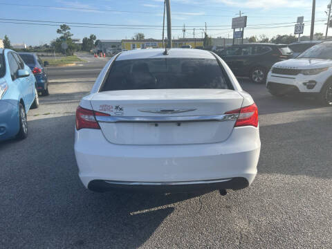 2013 Chrysler 200 LX