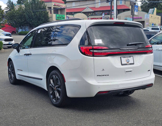 2024 Chrysler Pacifica for sale at Autos by Talon in Seattle, WA