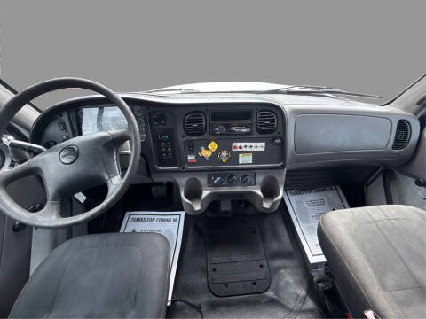 2012 Freightliner M2 106