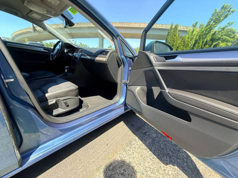 2015 Volkswagen e-Golf SEL Premium