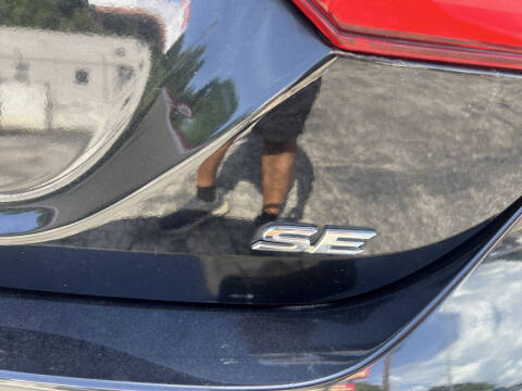 2019 Toyota Camry SE