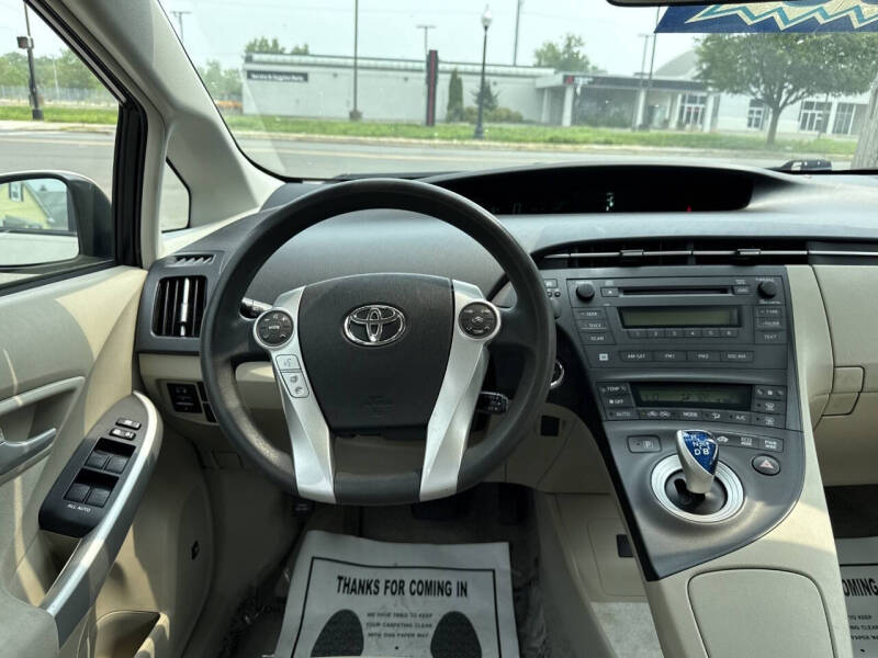2010 Toyota Prius III