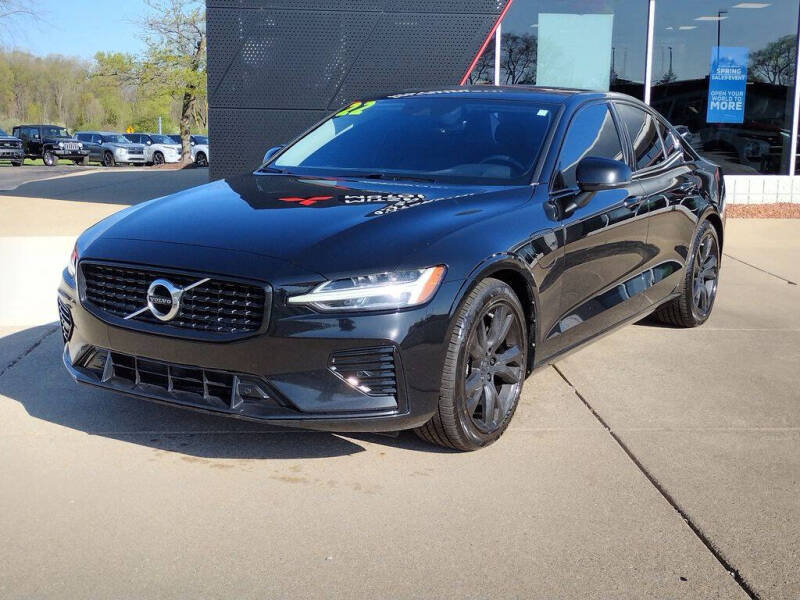 2022 Volvo S60 Recharge T8 R-Design Expression