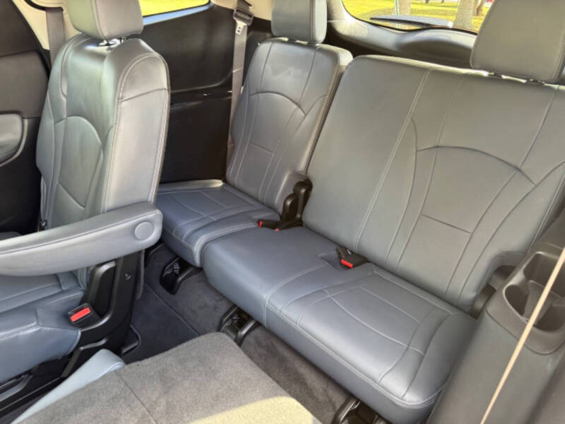 2020 Buick Enclave Essence