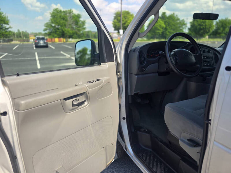 2008 Ford E-Series E-150 XLT
