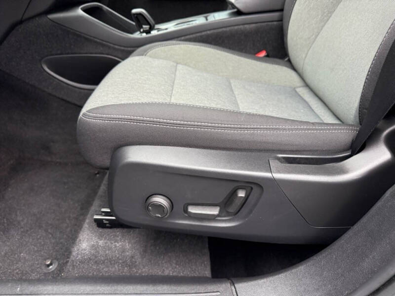 2023 Volvo XC40 B5 Core