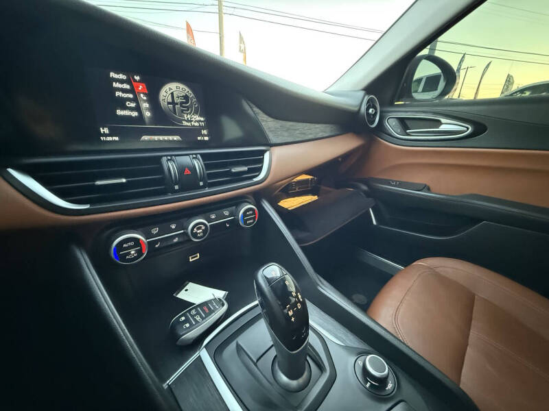 2019 Alfa Romeo Giulia Sport