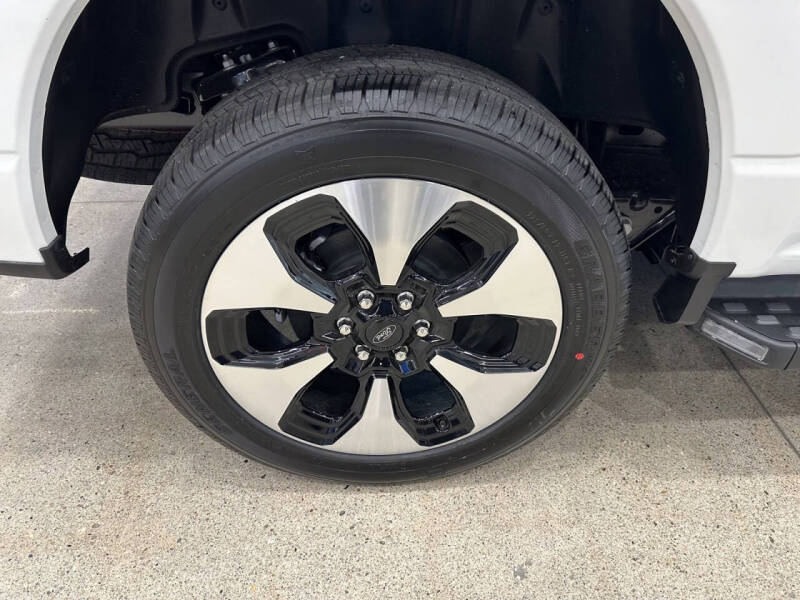 2023 Ford F-150 Lightning XLT