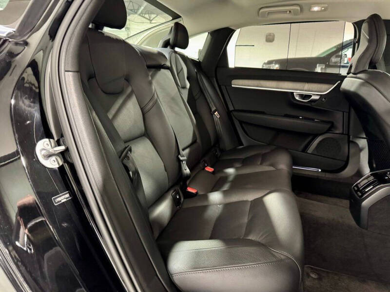 2023 Volvo S90 B6 Plus