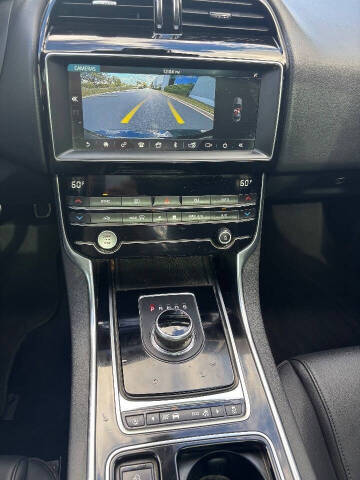 2019 Jaguar XE 25t