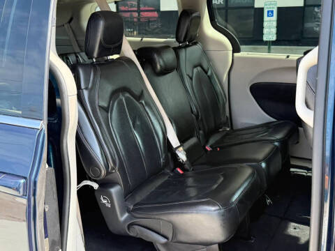 2022 Chrysler Pacifica Touring L