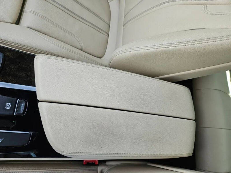 2017 BMW 5 Series 530i