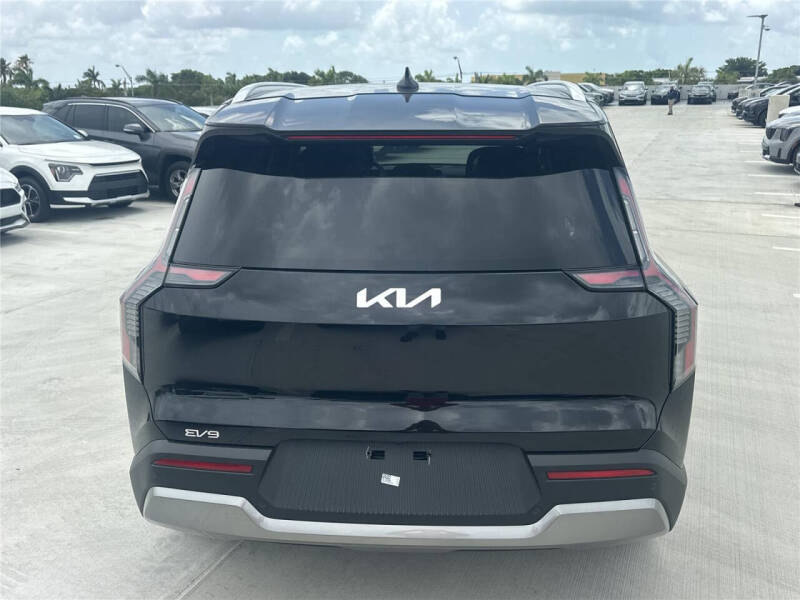 2026 Kia EV9 Wind