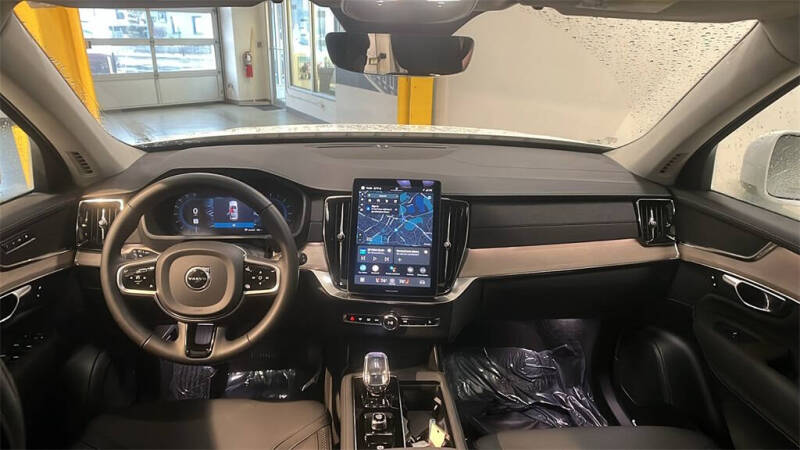 2025 Volvo XC90 B6 Plus Bright Theme 7P