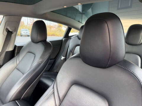 2022 Tesla Model 3 Long Range