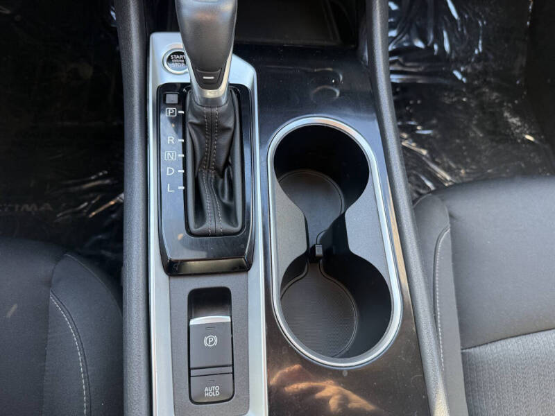 2022 Nissan Altima 2.5 SV