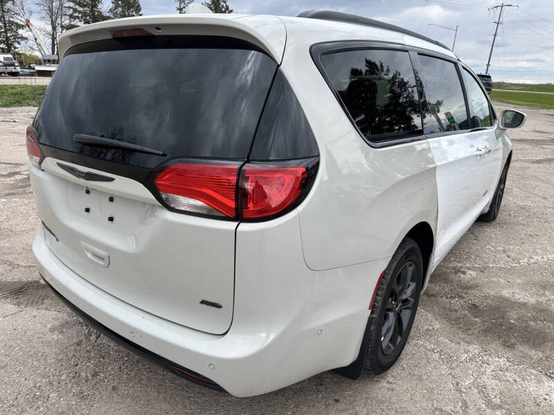 2020 Chrysler Pacifica Launch Edition