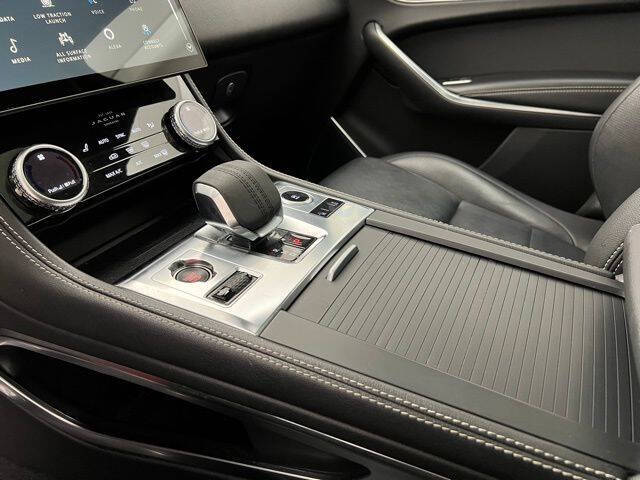 2024 Jaguar F-PACE P250 R-Dynamic S