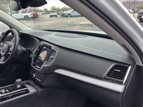 2023 Volvo XC90 B5 Core