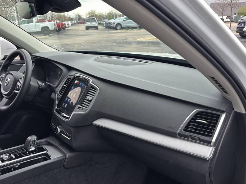 2023 Volvo XC90 B5 Core