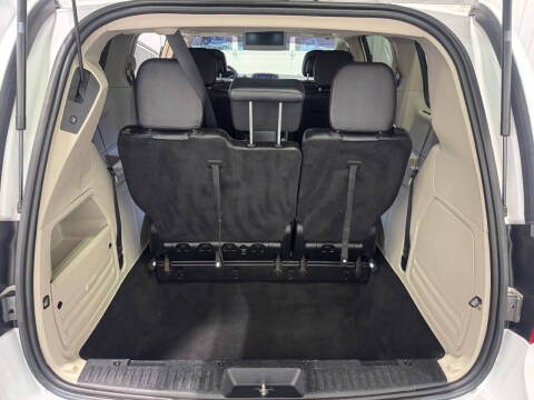 2015 Chrysler Town and Country Touring-L