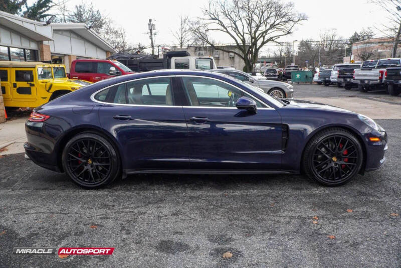 2017 Porsche Panamera 4S