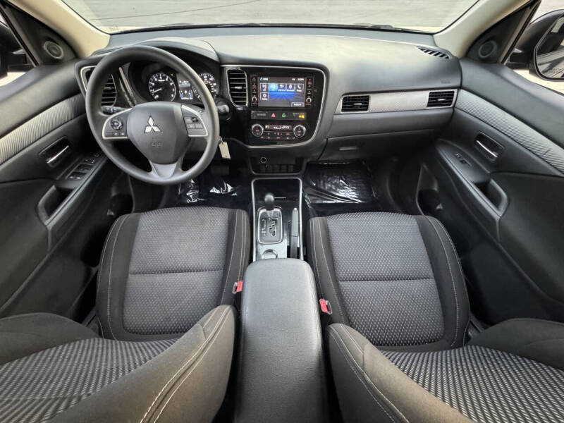 2018 Mitsubishi Outlander ES