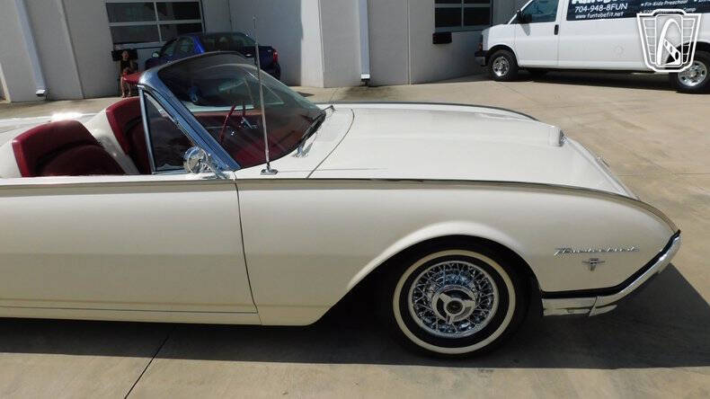 1962 Ford Thunderbird