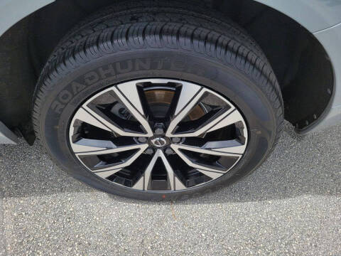 2024 Volvo XC60 B5 Core Dark Theme