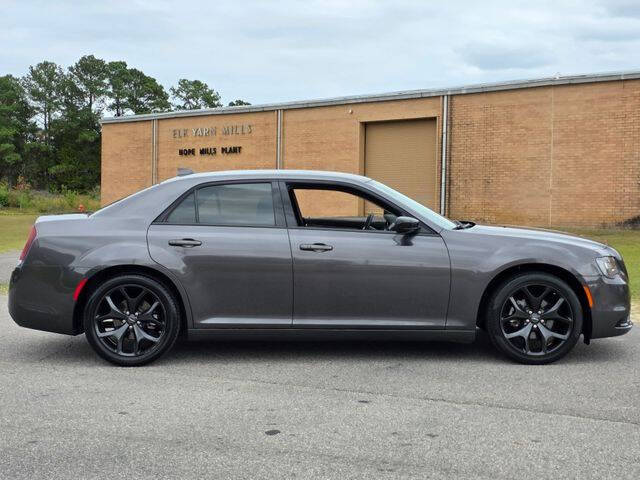 2022 Chrysler 300 Touring