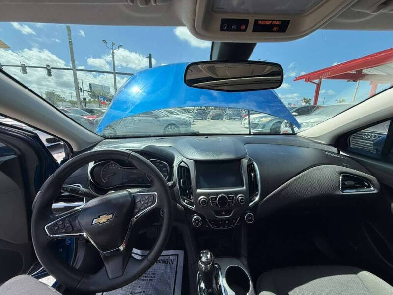 2017 Chevrolet Cruze LT Auto