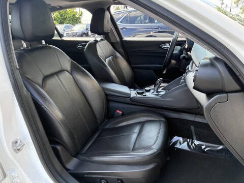 2019 Alfa Romeo Giulia Sport