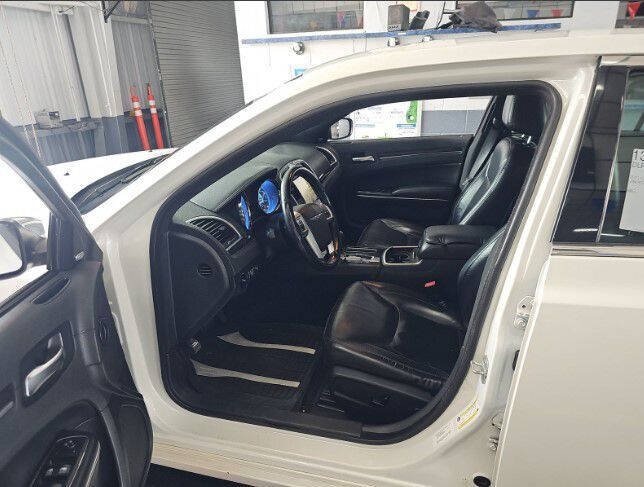 2011 Chrysler 300 Limited