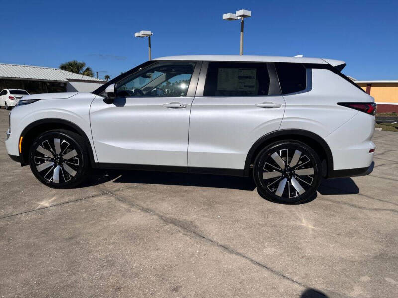 2025 Mitsubishi Outlander SE