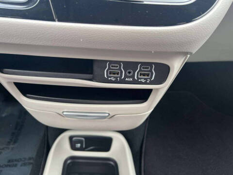 2024 Chrysler Voyager LX