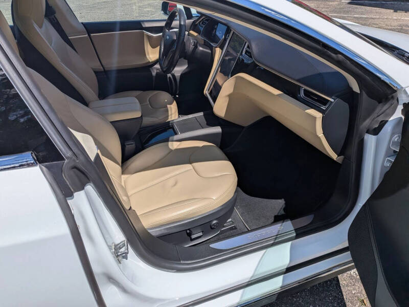2015 Tesla Model S