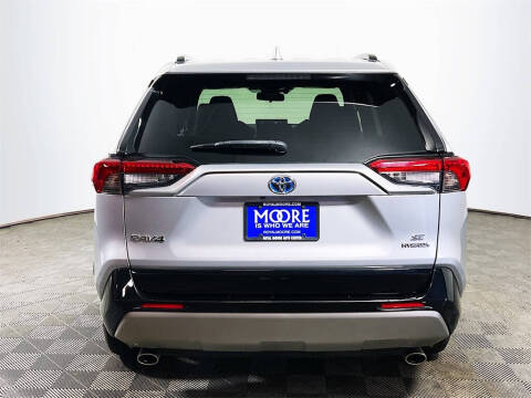 2022 Toyota RAV4 Hybrid SE