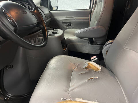 2005 Ford E-Series E-150