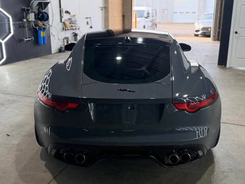 2016 Jaguar F-TYPE R
