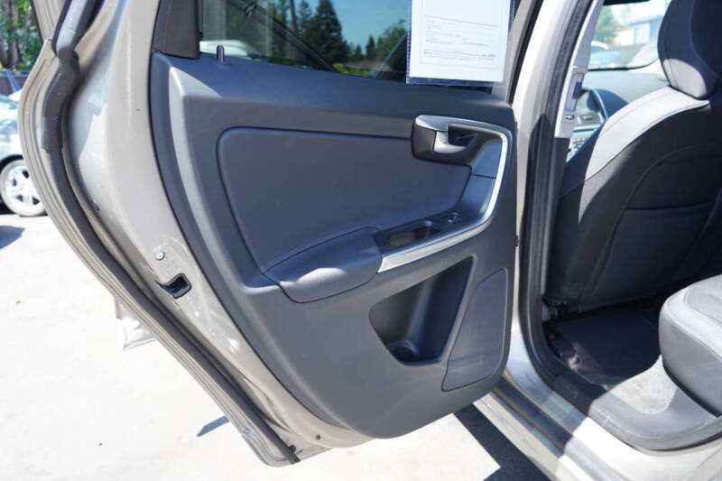 2015 Volvo XC60 T5