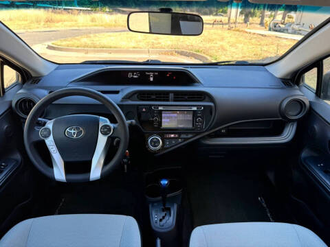 2015 Toyota Prius c