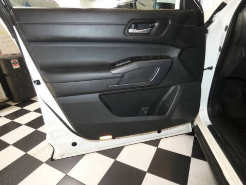 2022 Nissan Pathfinder SL