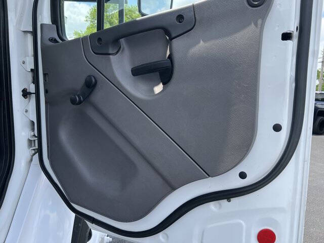 2017 Freightliner M2 106