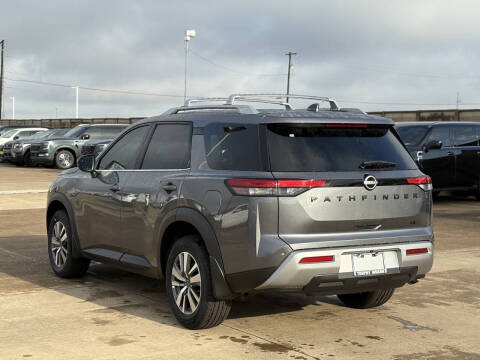 2025 Nissan Pathfinder SL