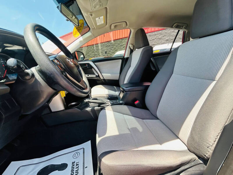 2015 Toyota RAV4 LE