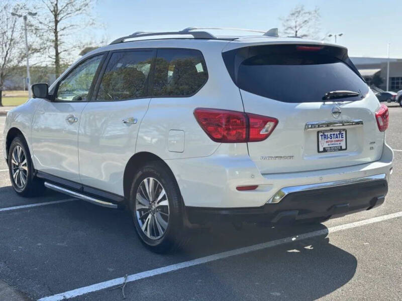 2020 Nissan Pathfinder SL