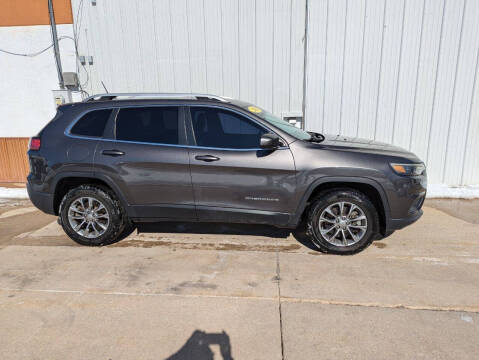 2019 Jeep Cherokee for sale at Parkway Motors in Osage Beach MO
