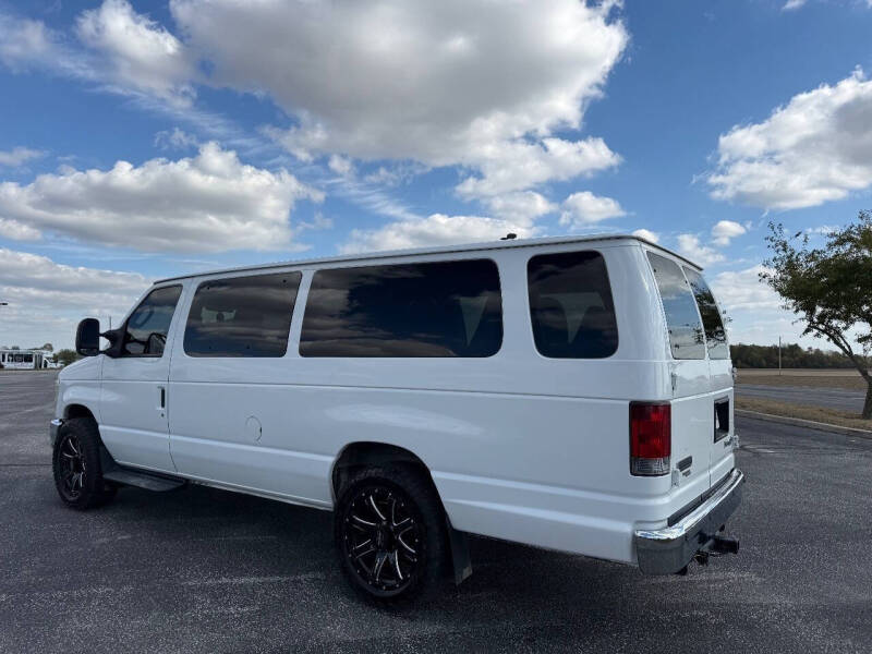 2010 Ford E-Series E-350 SD